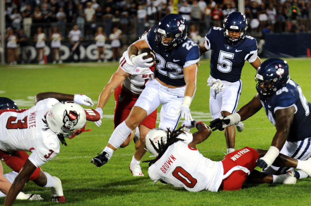 UConn football all business as it opens 2024 season at Maryland