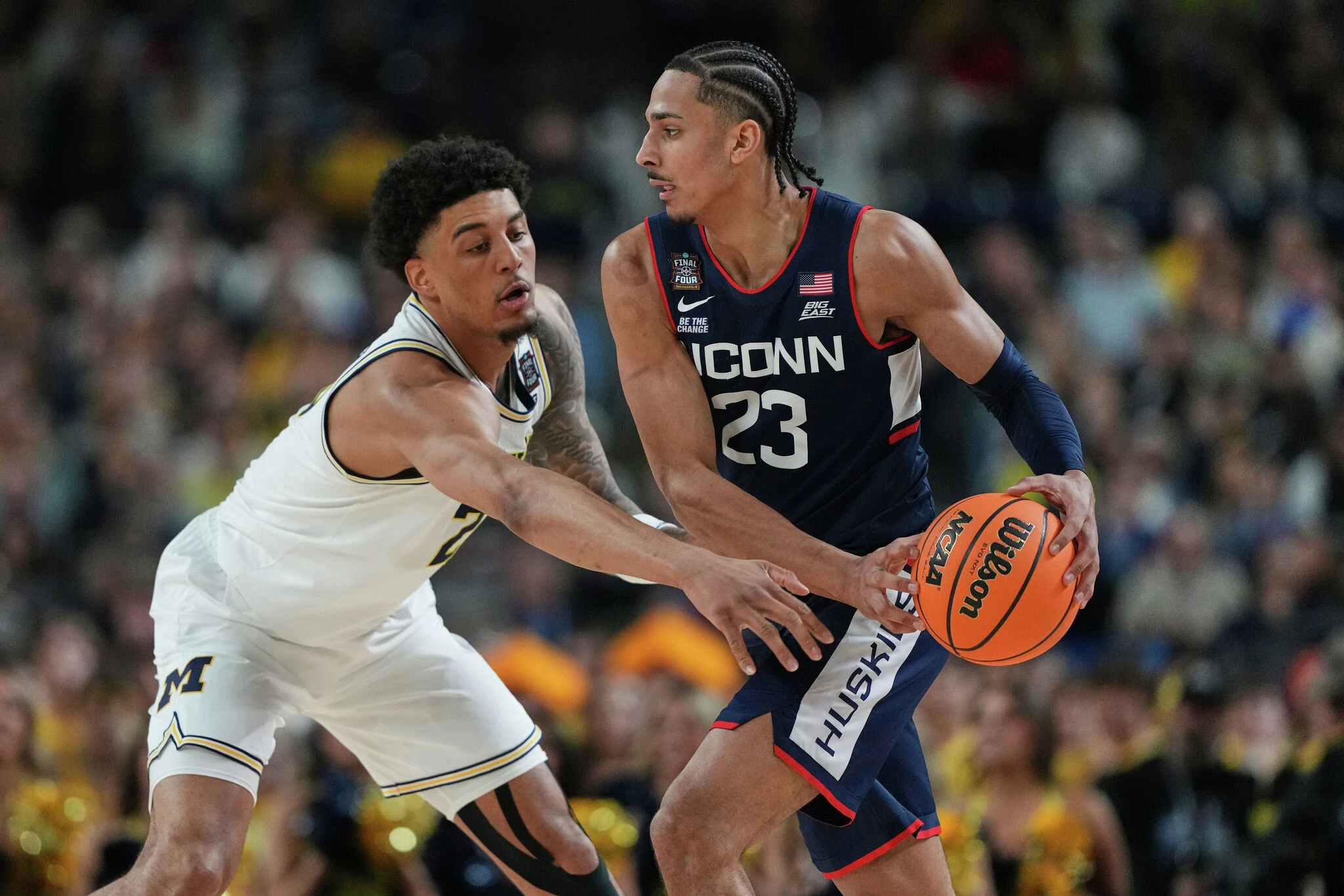 Report: Jayden Ross decides to return to UConn men's basketball