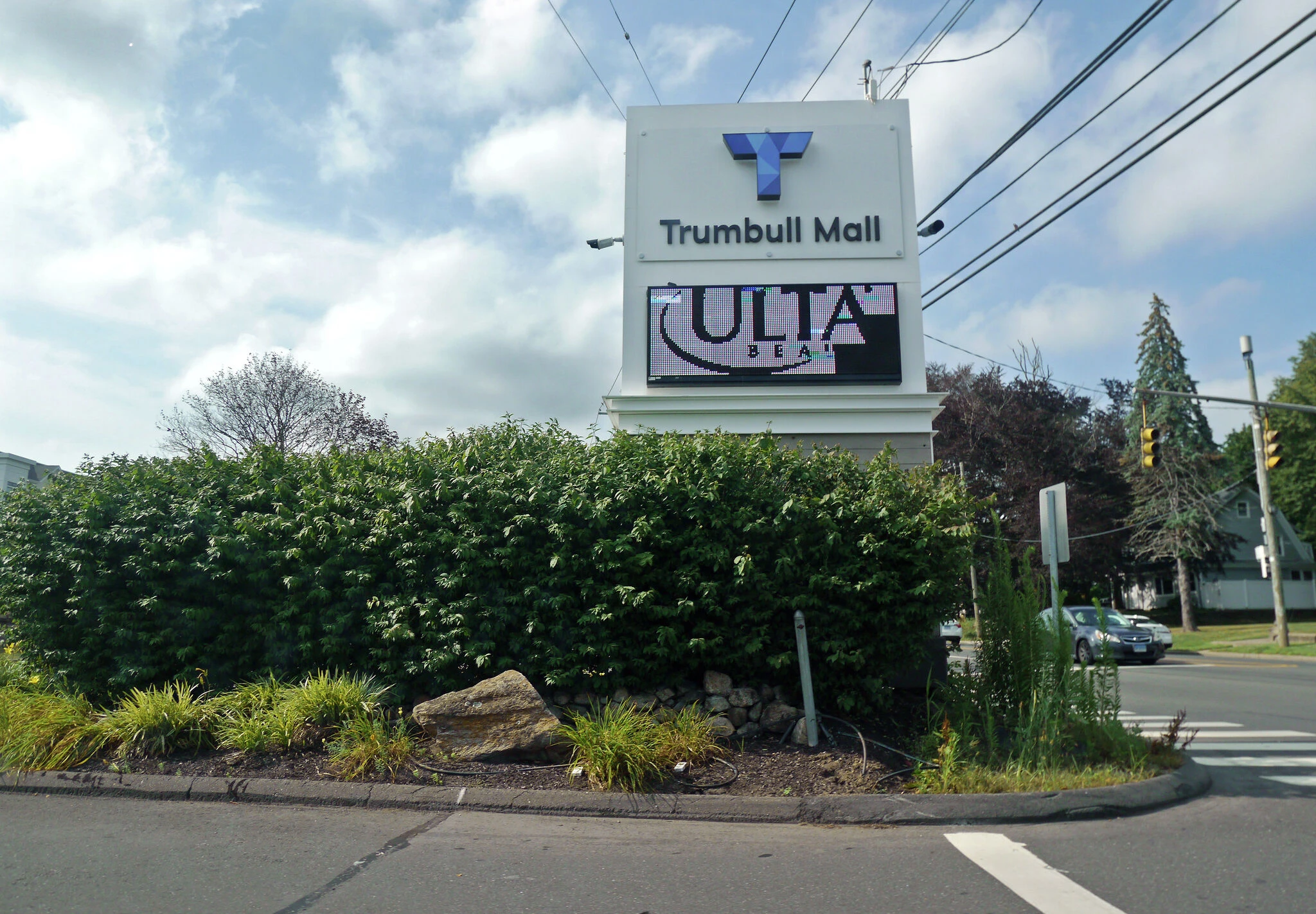 Trumbull to Apple: Reconsider 'deeply disappointing' plan to close store in mall