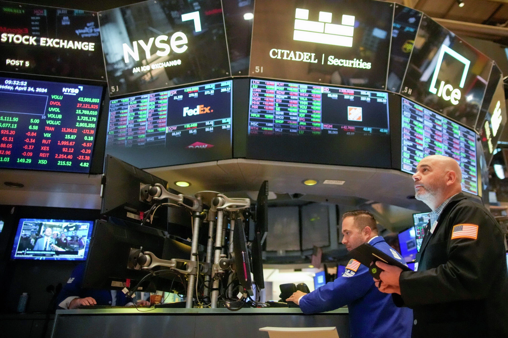 How analysts can affect stock prices? CT Columnist Julie Jason has answers