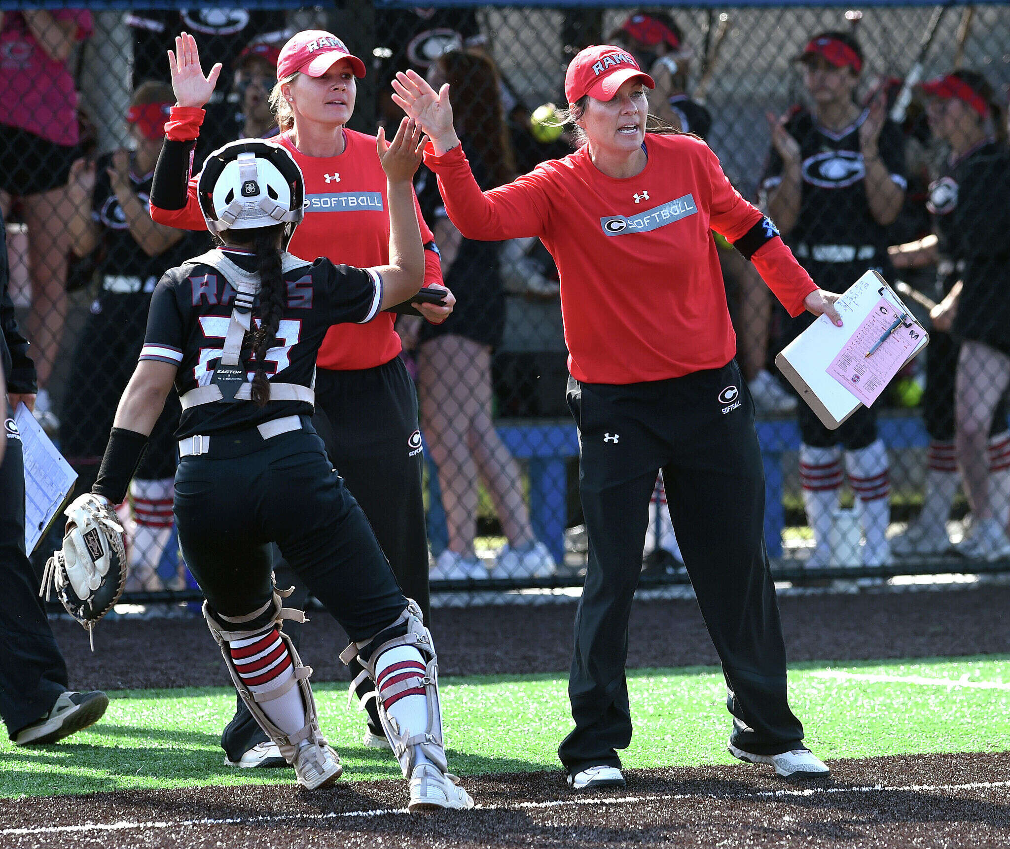 NFHS to allow one-way electronic communication in softball