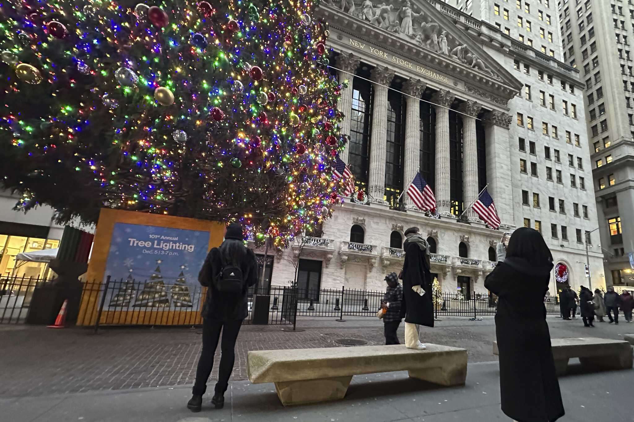 Stock market today: Wall Street drifts to a mixed close in thin trading following a holiday pause