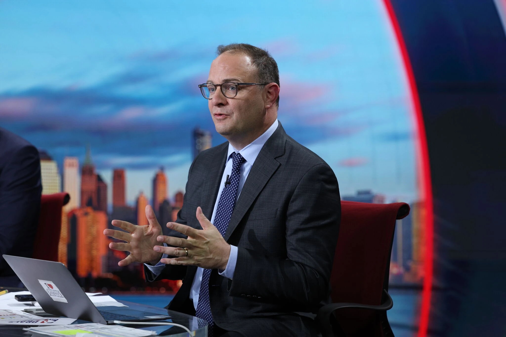 CT native Adrian Wojnarowski will be honored by Naismith Hall of Fame