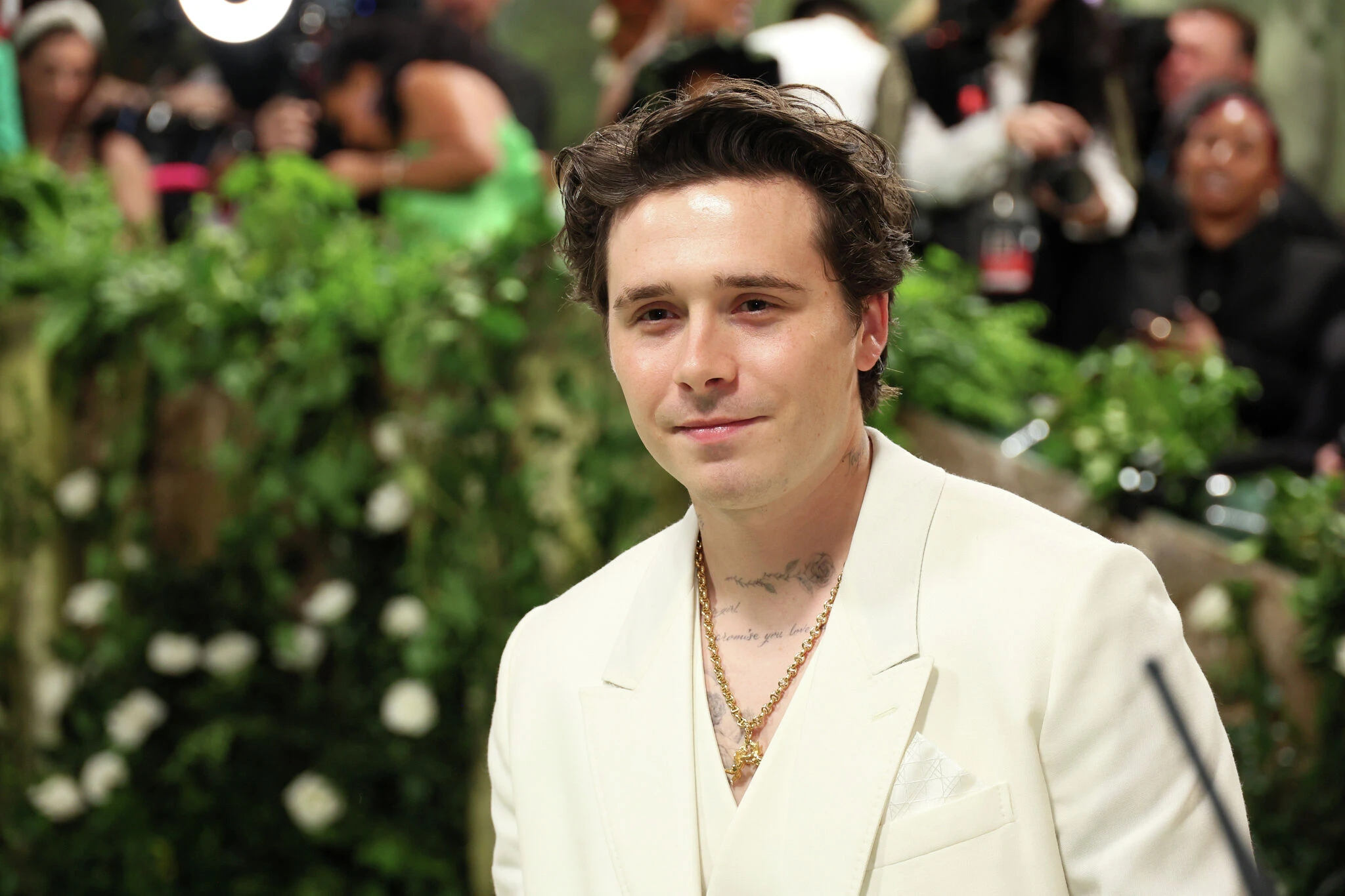 Brooklyn Peltz Beckham stops by Sally's Apizza in New Haven