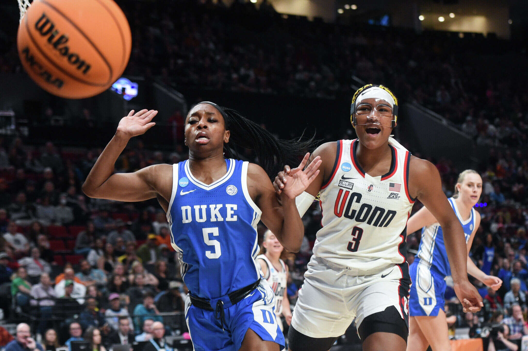 Aaliyah Edwards reaches milestone in UConn's NCAA Tournament win