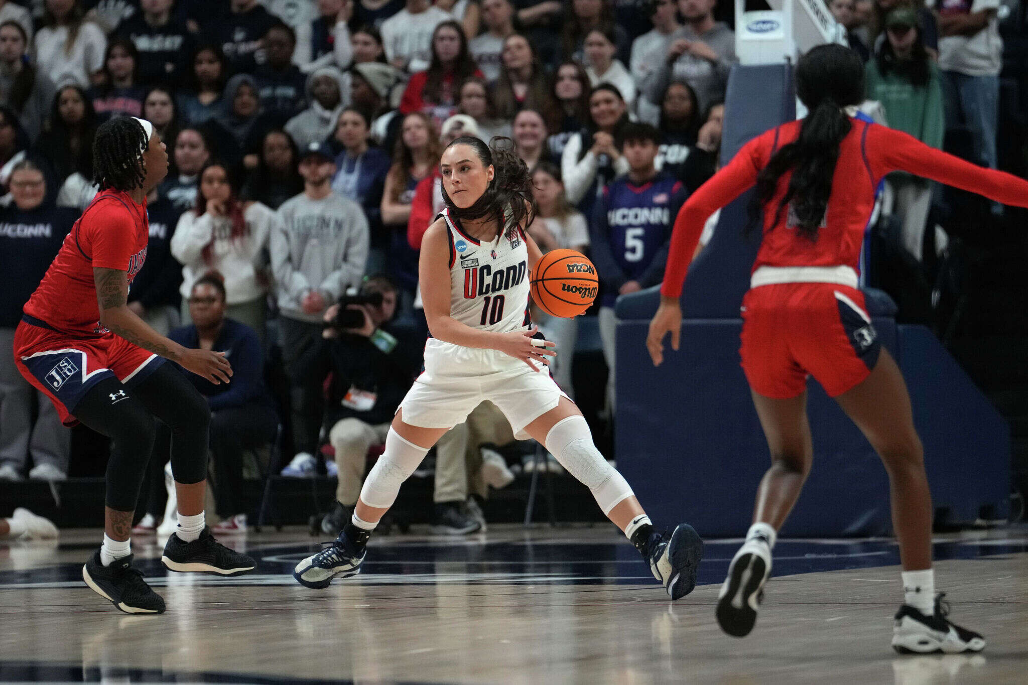 Nika Mühl two assists away from UConn women's career record: 'Speechless'