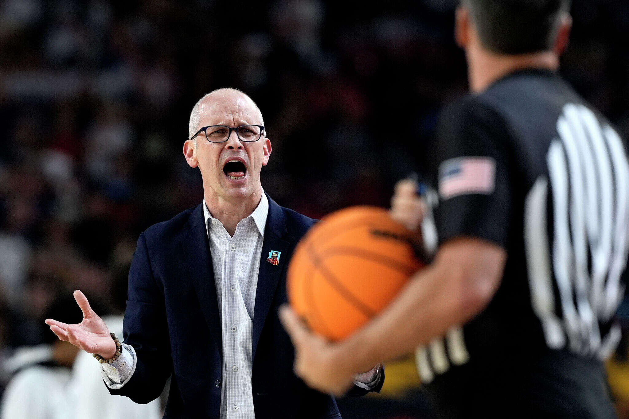 Why has UConn men's basketball team still not received a 2025 commitment?