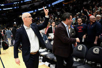 UConn coach Dan Hurley explains incident with Creighton fans