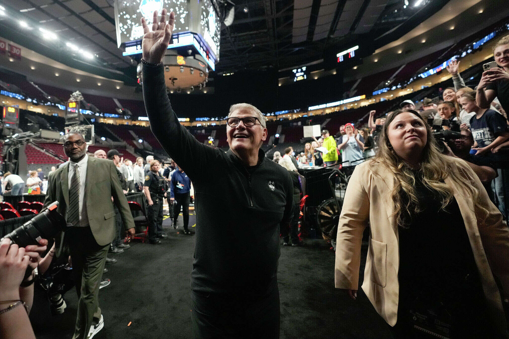 Behind Geno Auriemma's Hall of Fame climb with UConn women's basketball