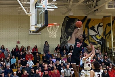 Boys basketball top performances, games to watch (Feb. 19)