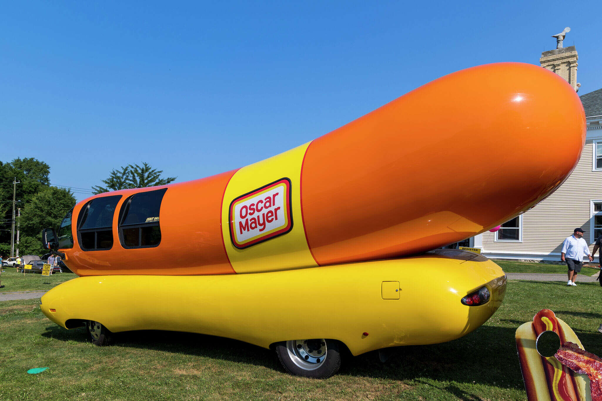 The Oscar Mayer Wienermobile is back in CT. Here's where to see the hot dog.