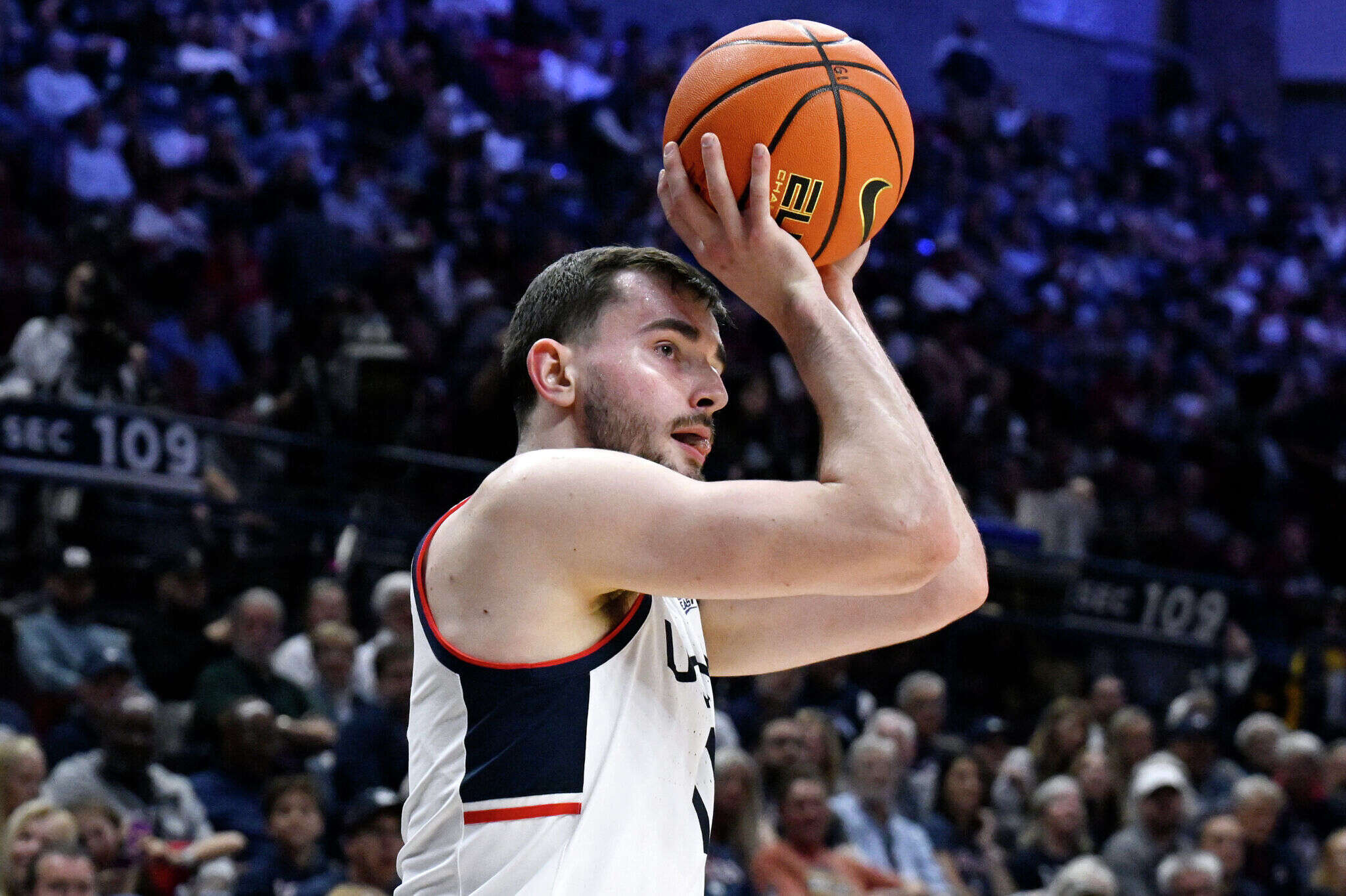 UConn star Alex Karaban has career night in Huskies' season opener