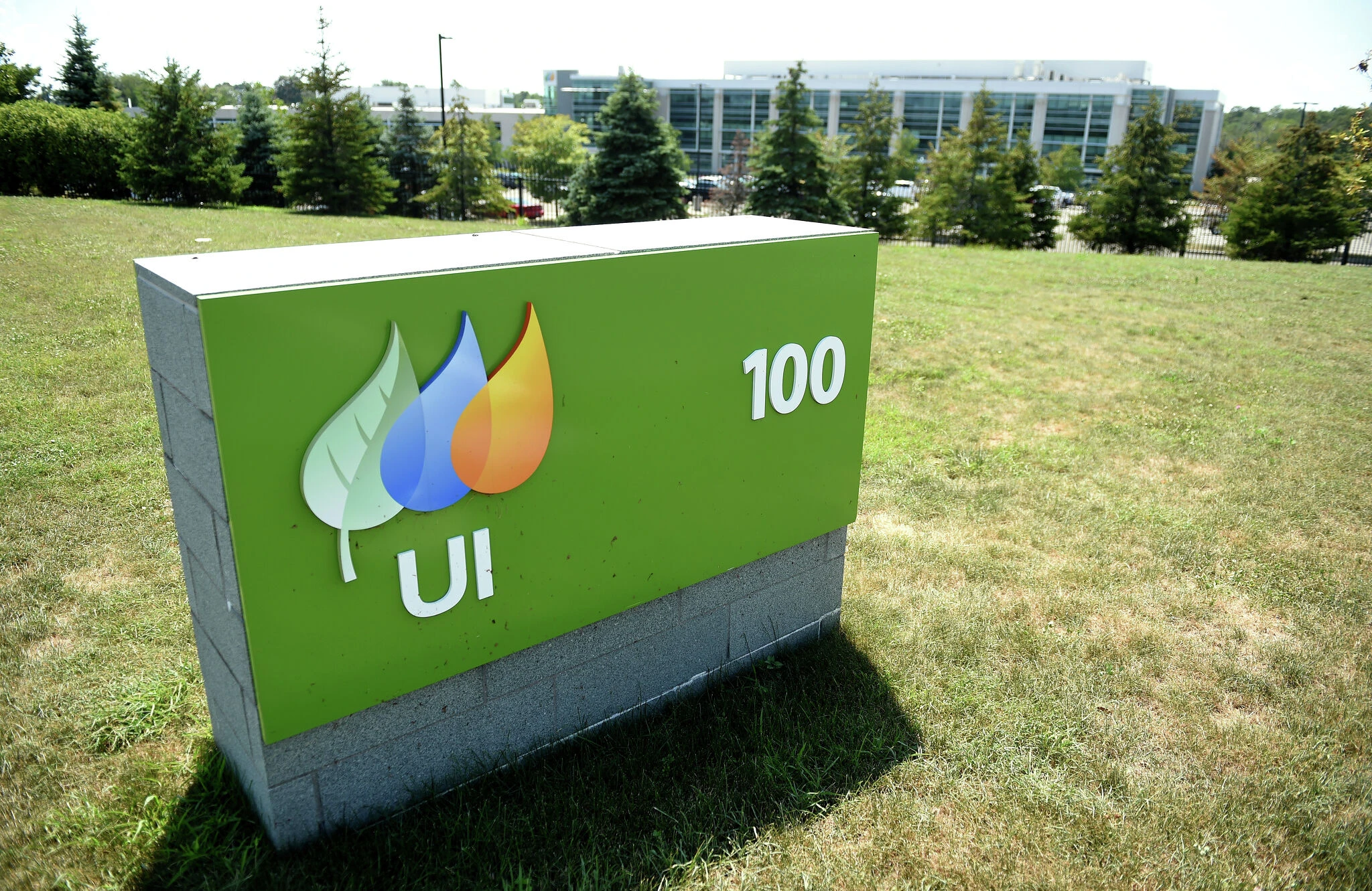 Former United Illuminating exec criticizes changes in retiree health benefits