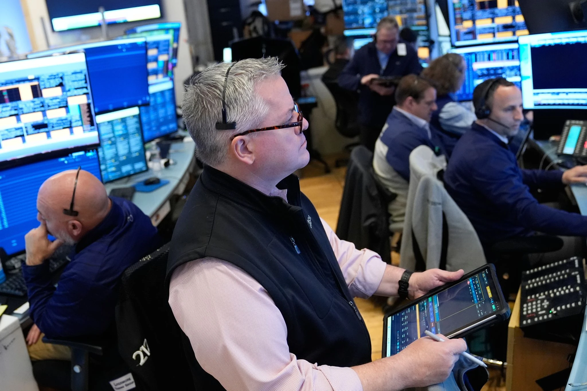 Oil prices and stocks climb as the US-Iran standoff keeps the Strait of Hormuz in limbo