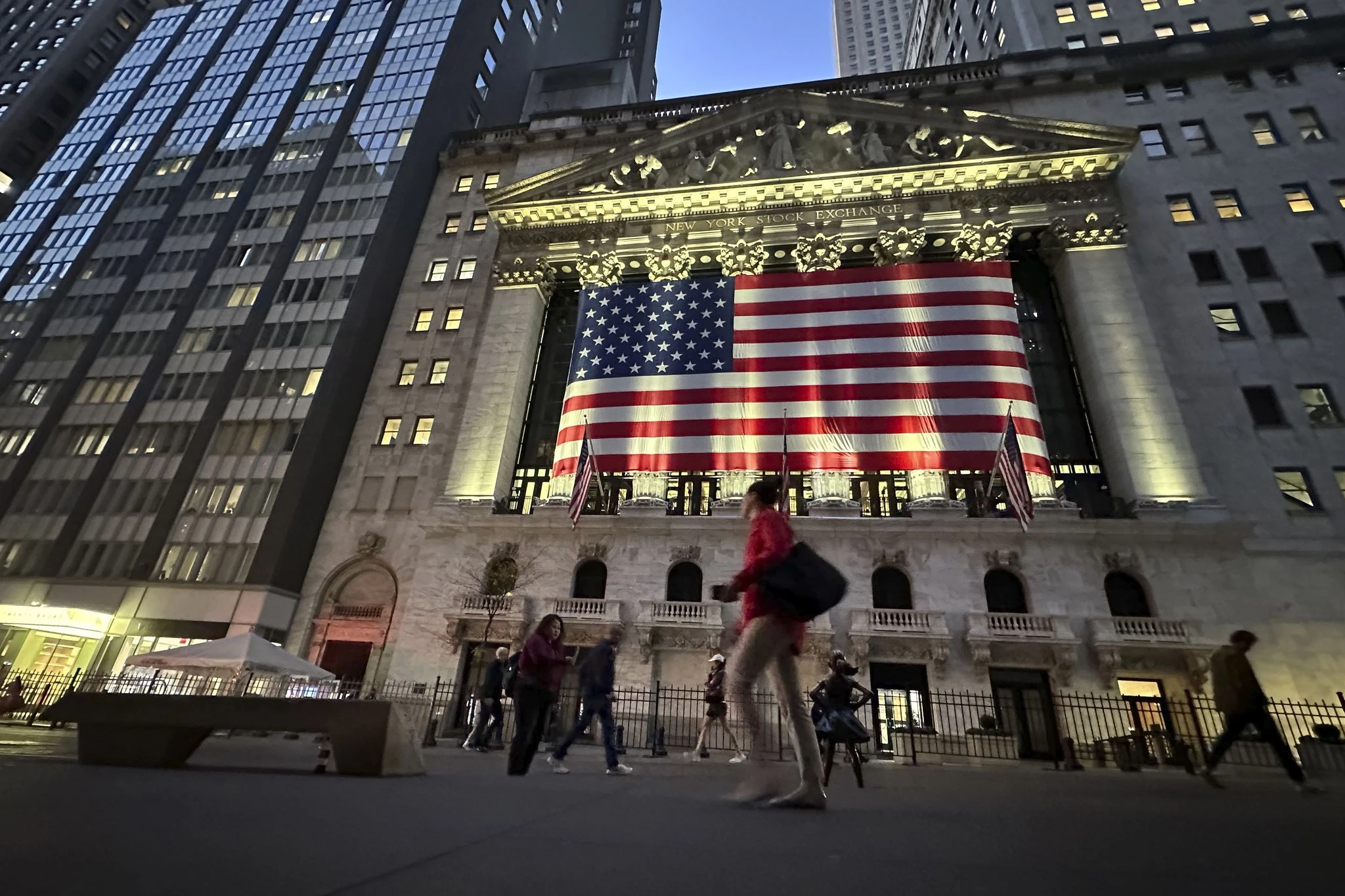 Wall Street rises and snaps out of its 3-day losing streak