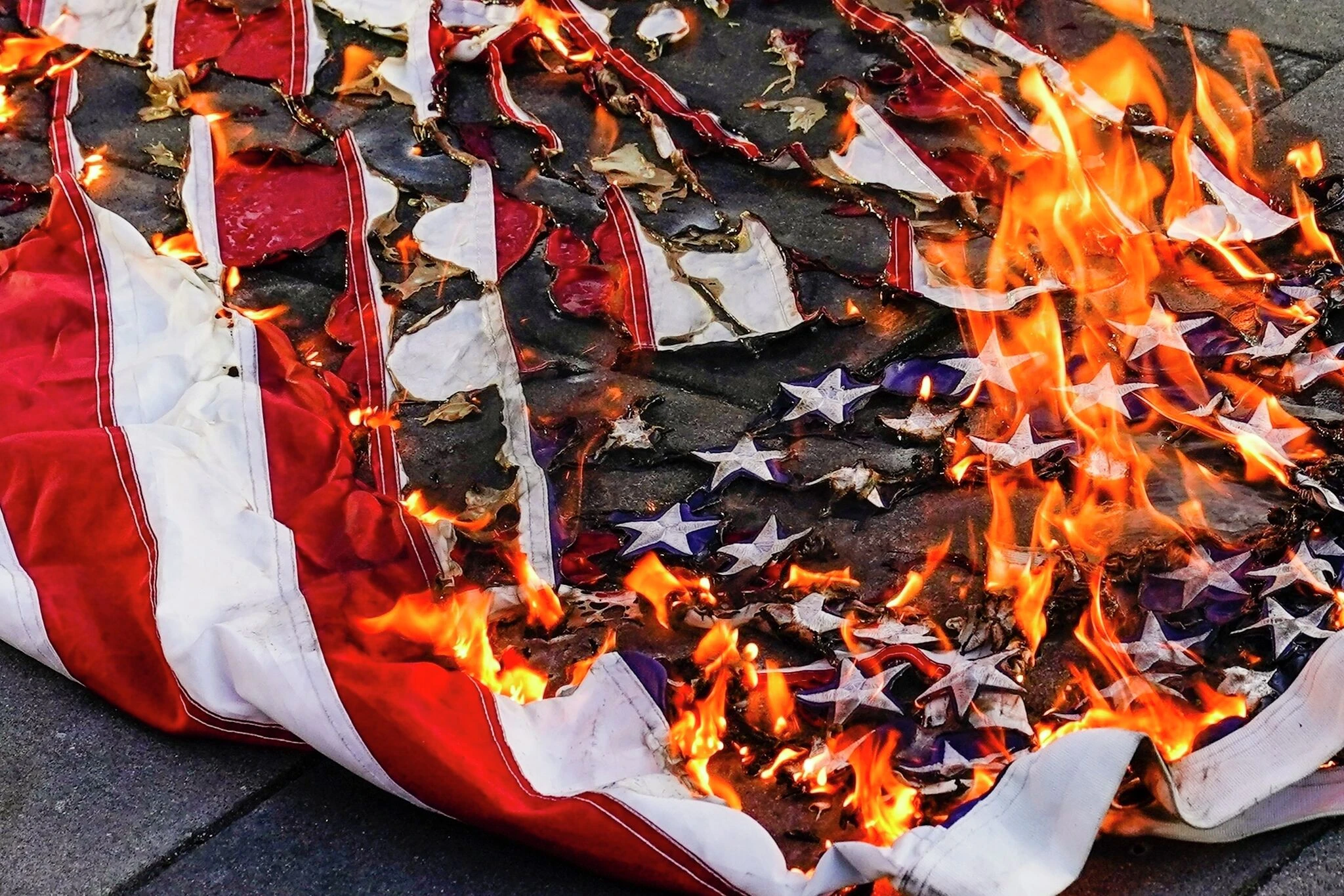Susan Campbell (opinion): A refresher course in flag etiquette for Trump