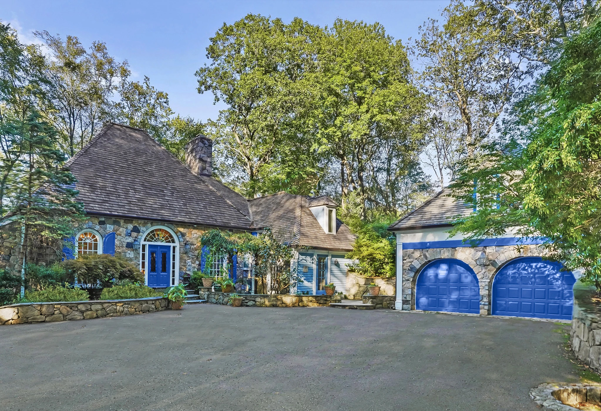 A Connecticut home previously owned by Cyndi Lauper is back on the market