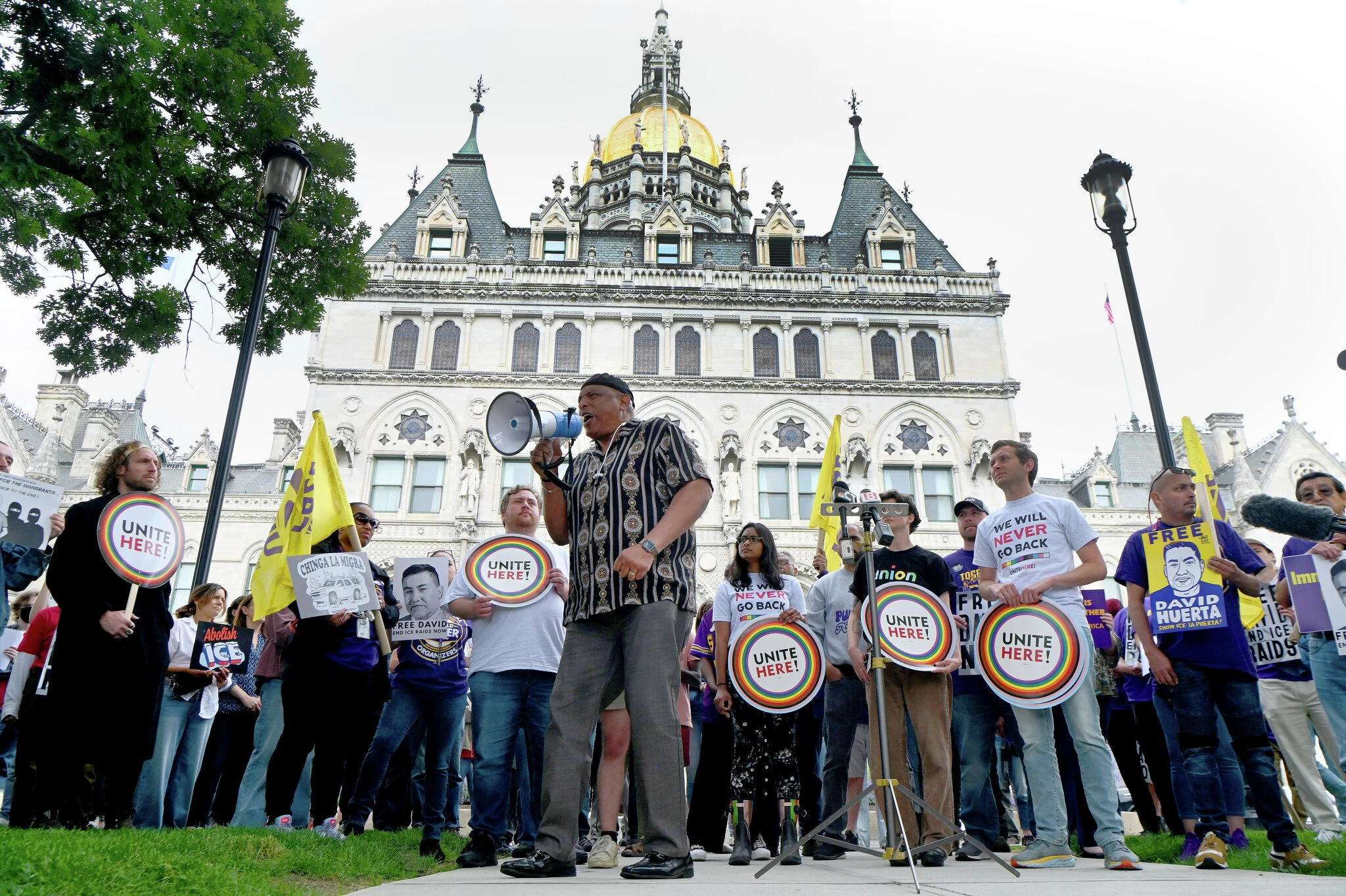 Opinion: Gov. Lamont: Workers — not billionaires — need your support
