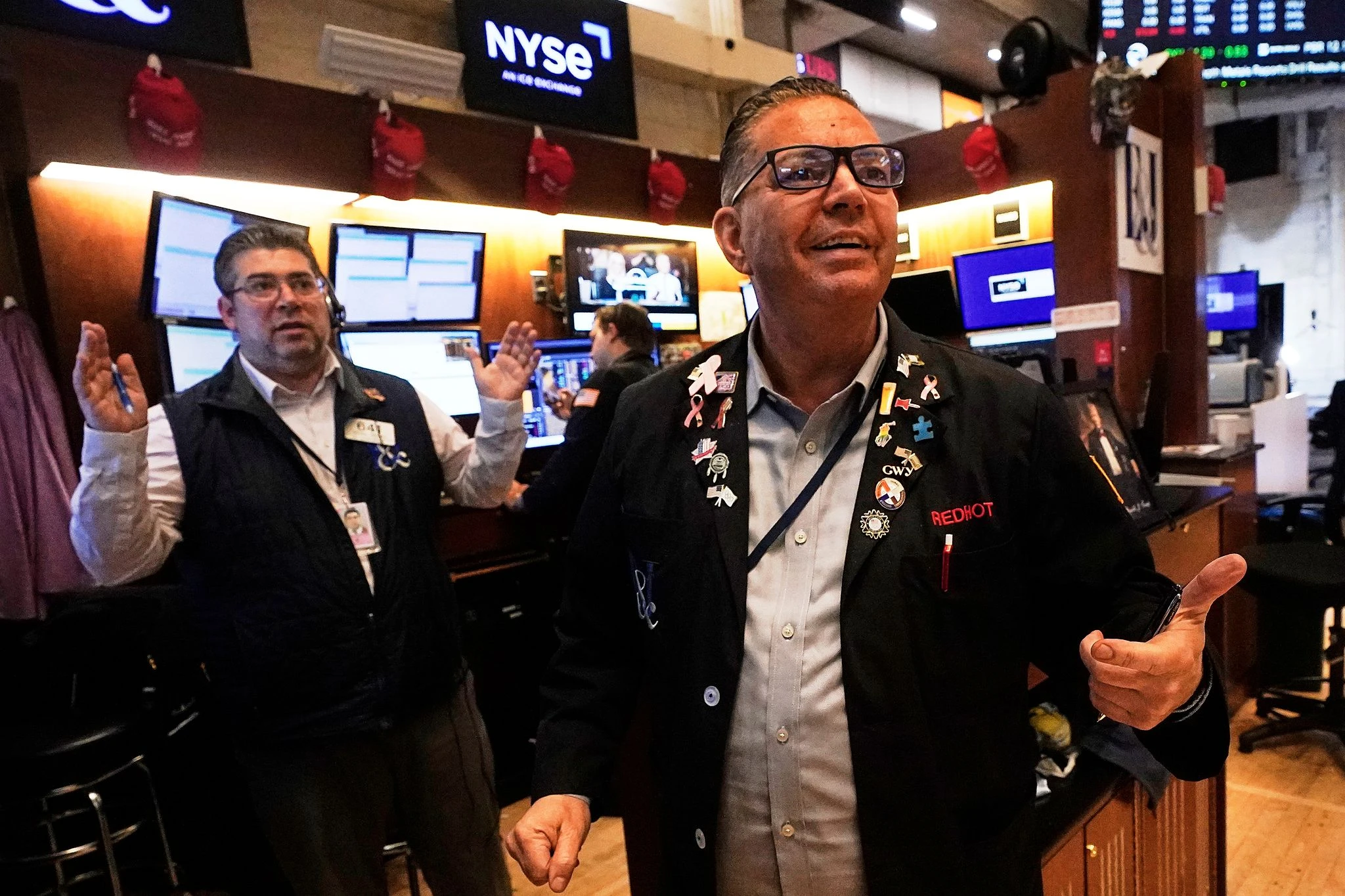 Wall Street drifts back within 4% of its record after the S&P 500 notches a 4th straight gain