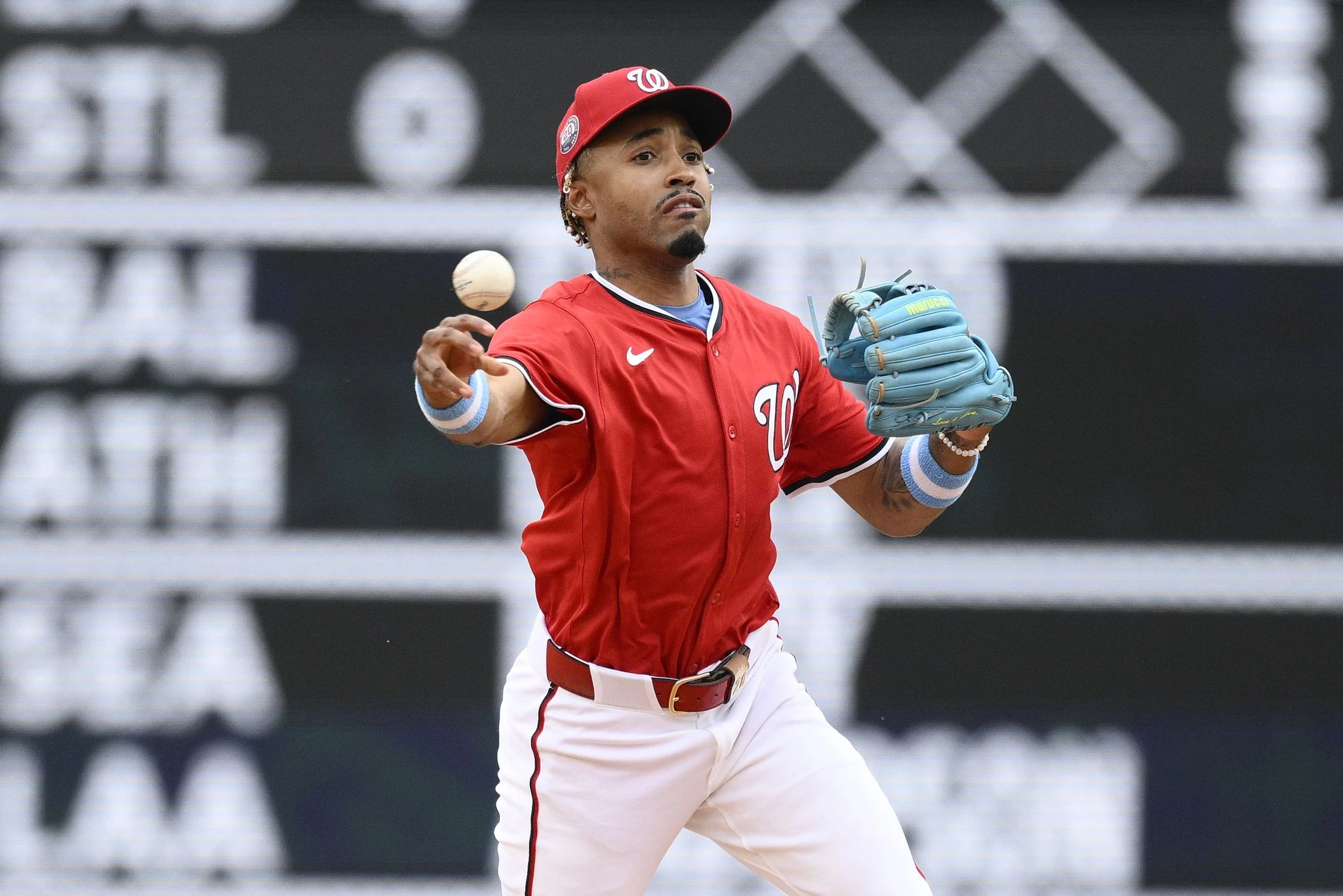 Nationals recall 1B/DH Andrés Chaparro from minors after sending down infielder Nasim Nuñez