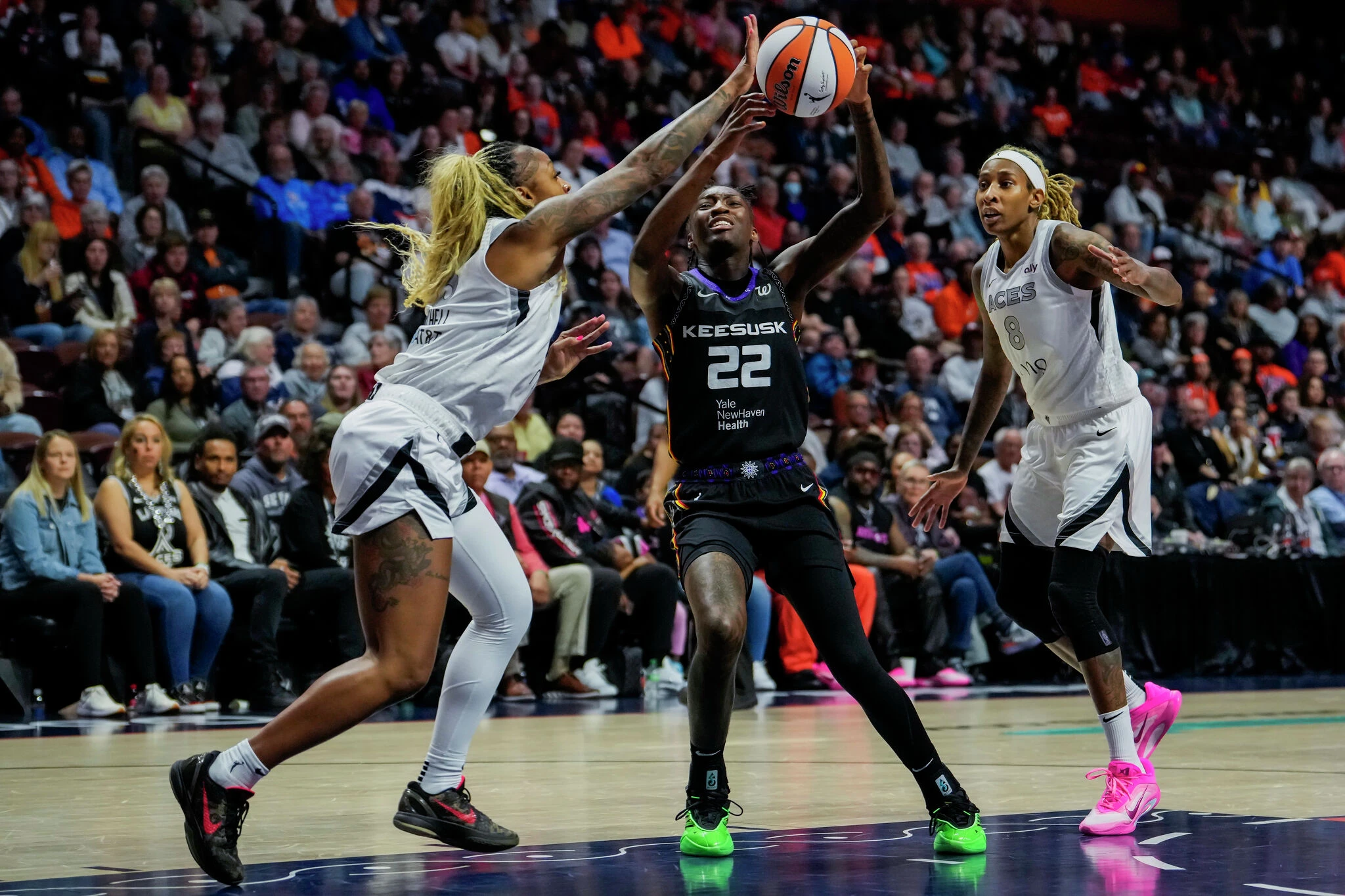CT Sun rookies shine in their WNBA debuts but team loses to Las Vegas Aces