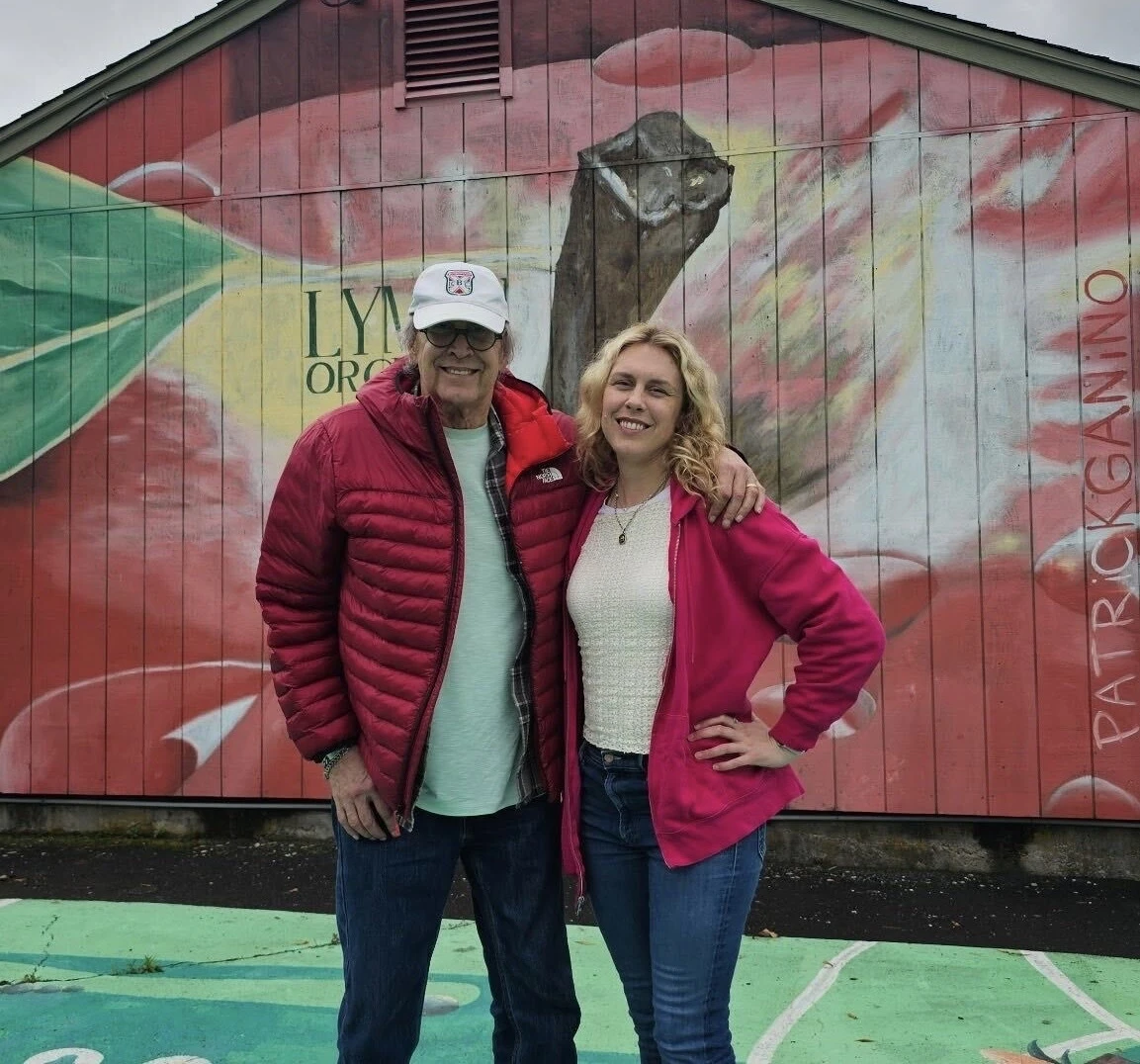 Actor Chevy Chase visits mural at CT's Lyman Orchards