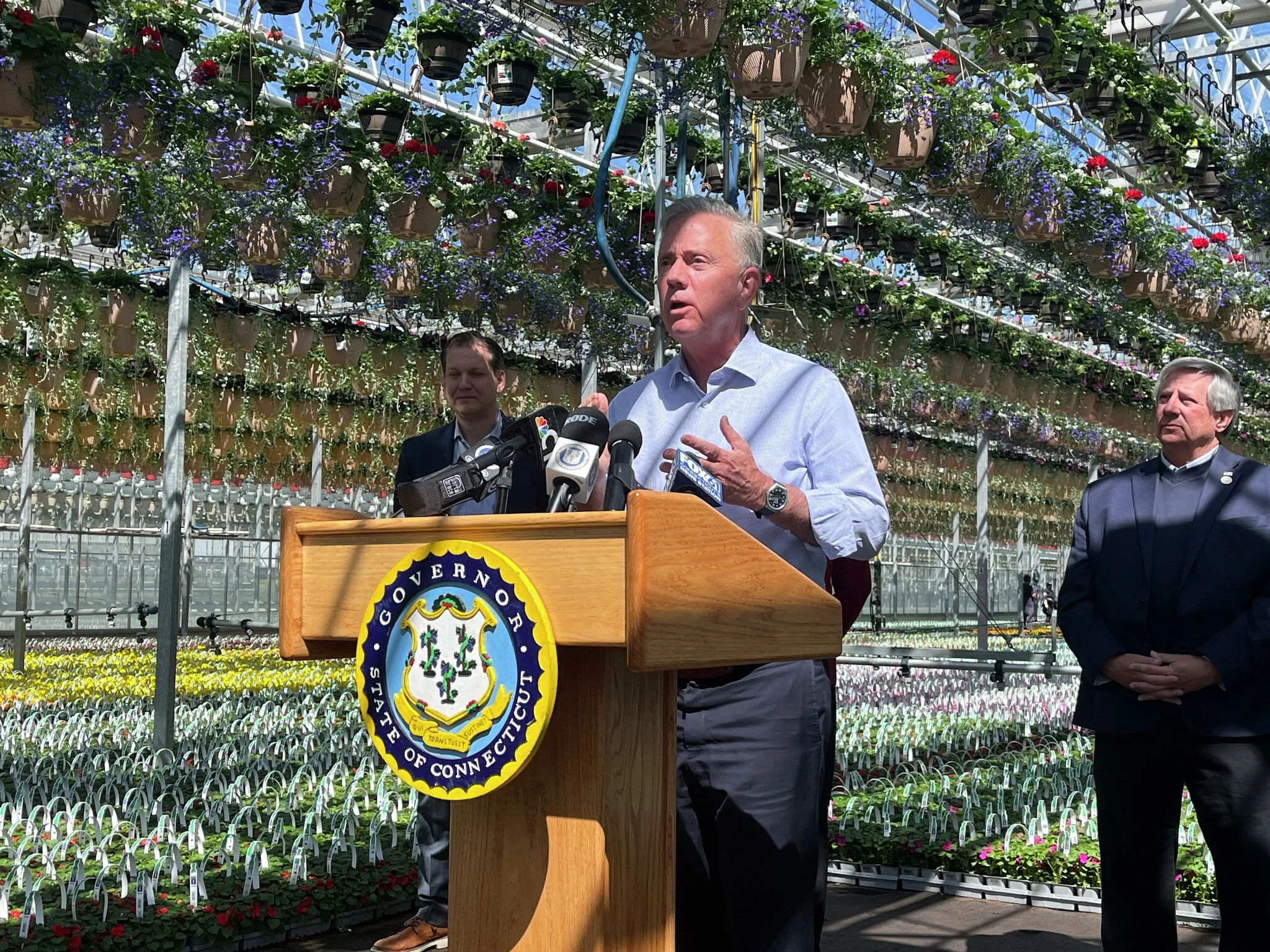 Opinion: Gov. Lamont's de facto union wage freeze