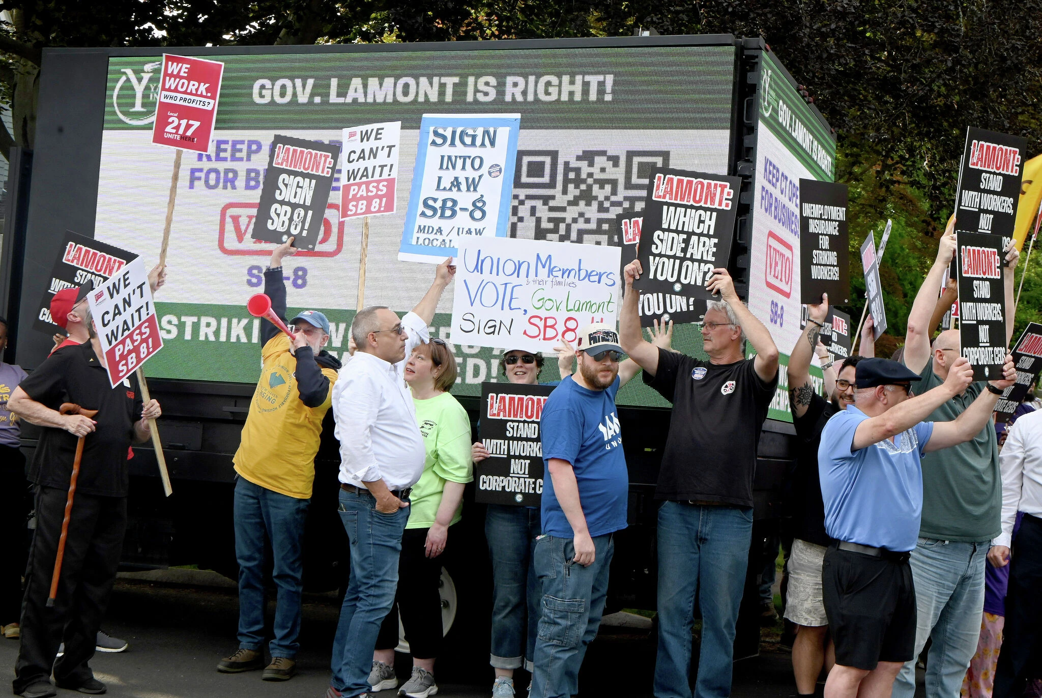 Vandalism allegations at CT rally spur dispute between advocacy group and union