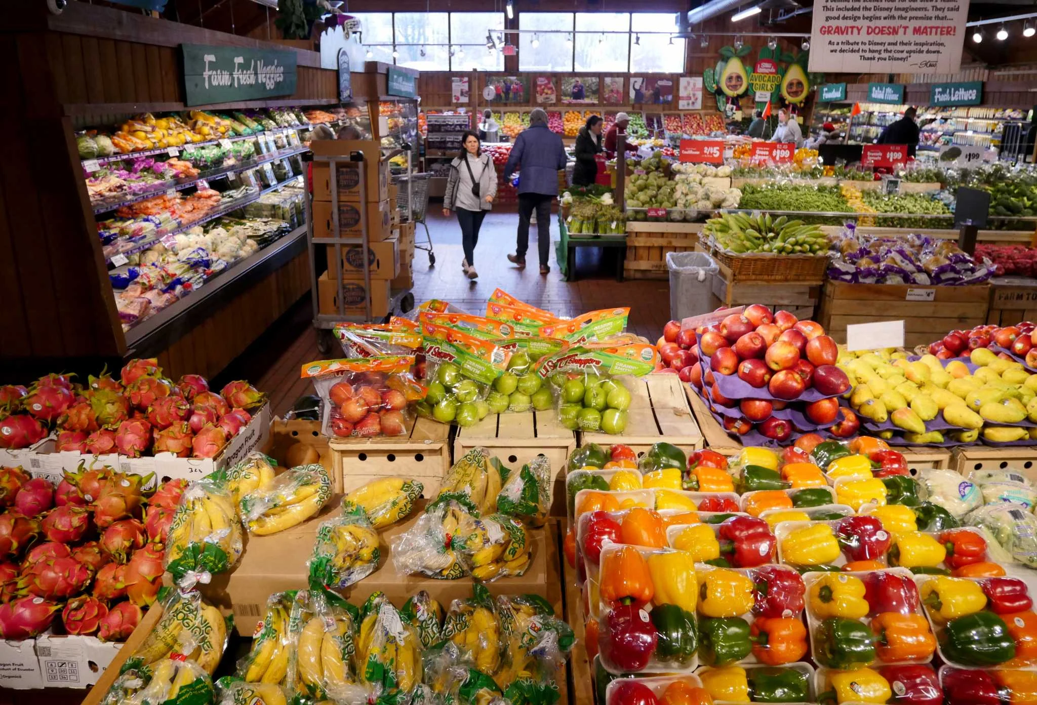 Connecticut supermarkets monitor tariff changes amid profit concerns
