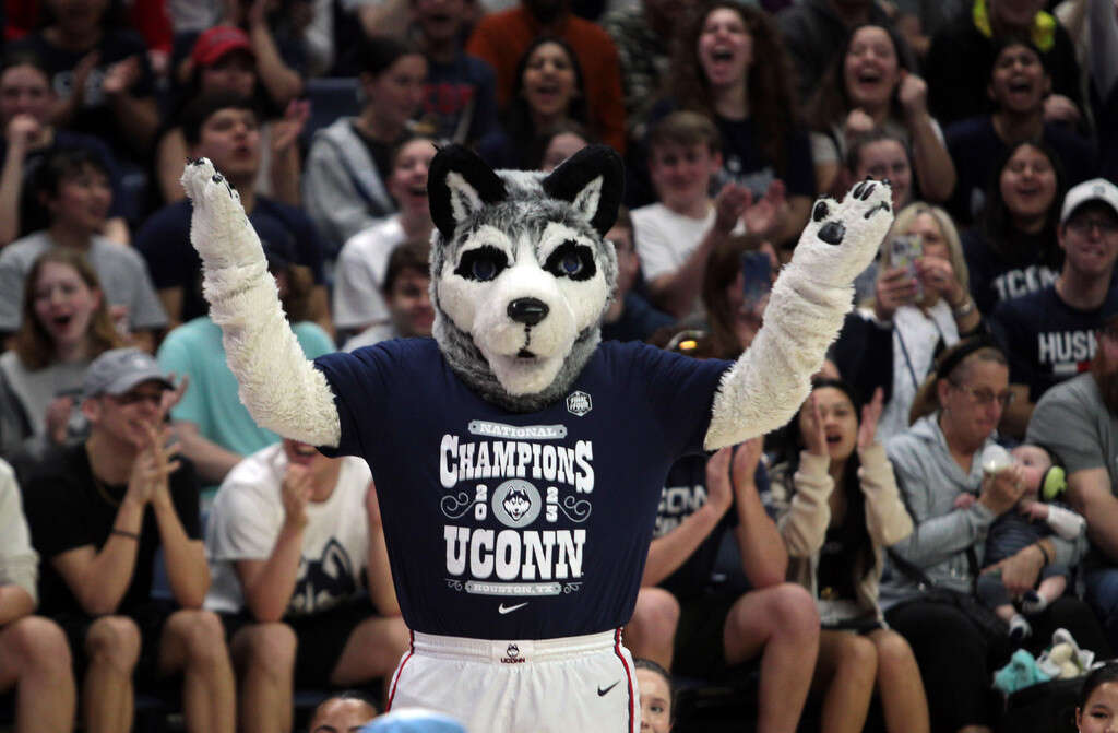 UConn makes single-game, mini-plan basketball tickets available