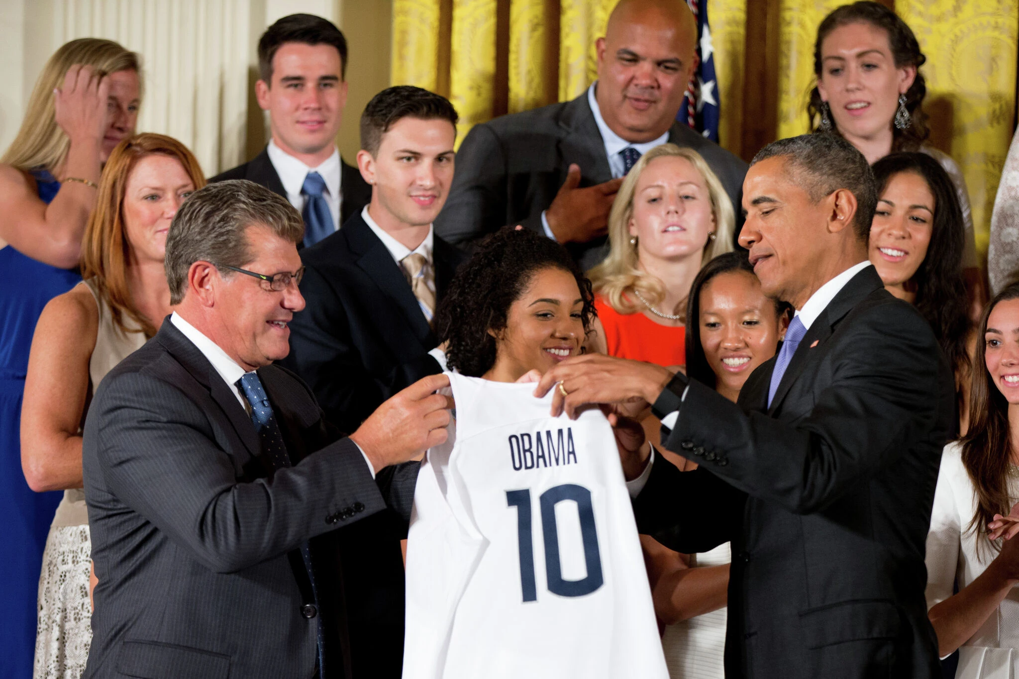 Obama explains his UConn Huskies basketball gaffe to CT audience