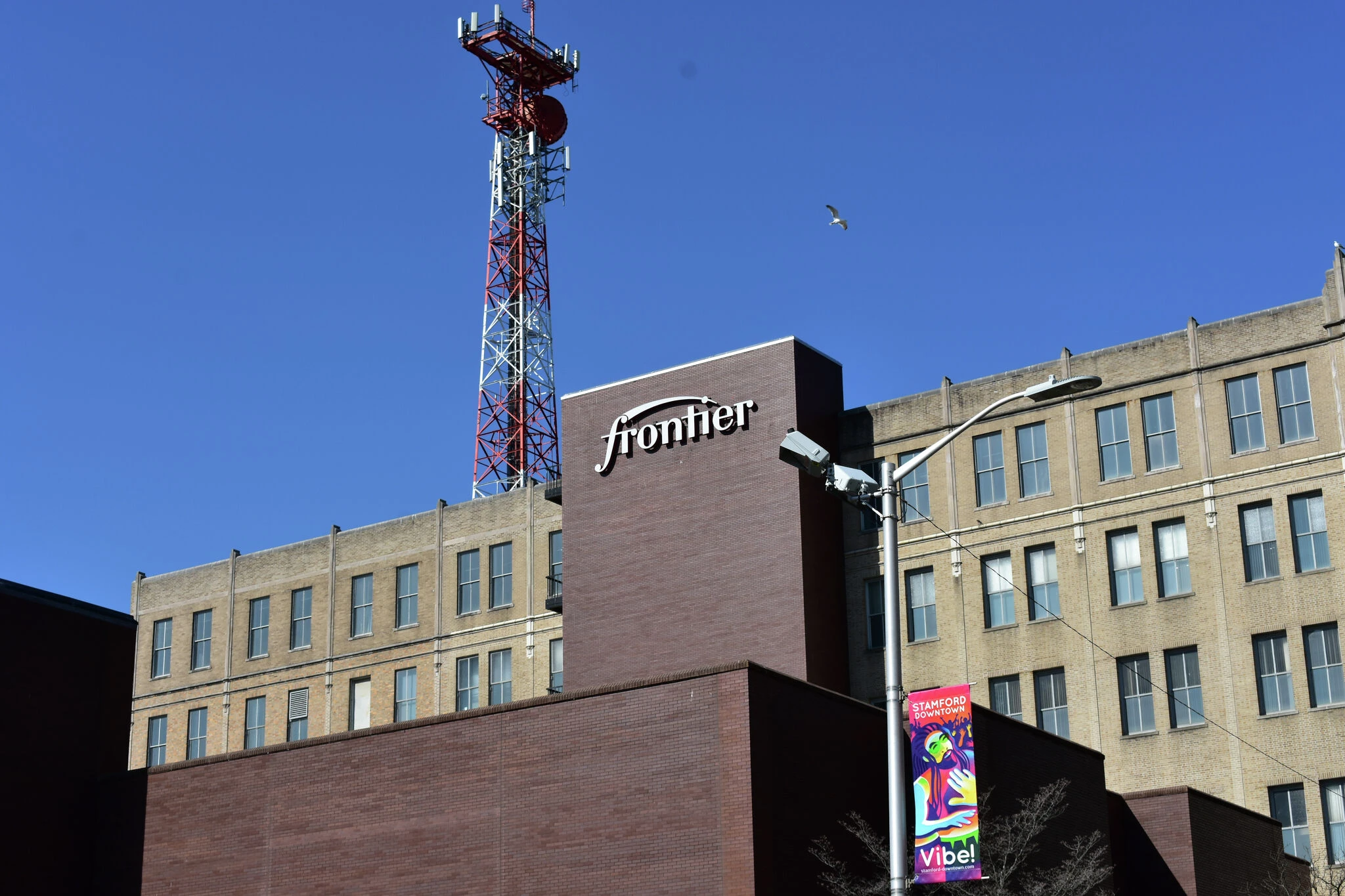 Frontier Communications union in Connecticut approves three-year contract