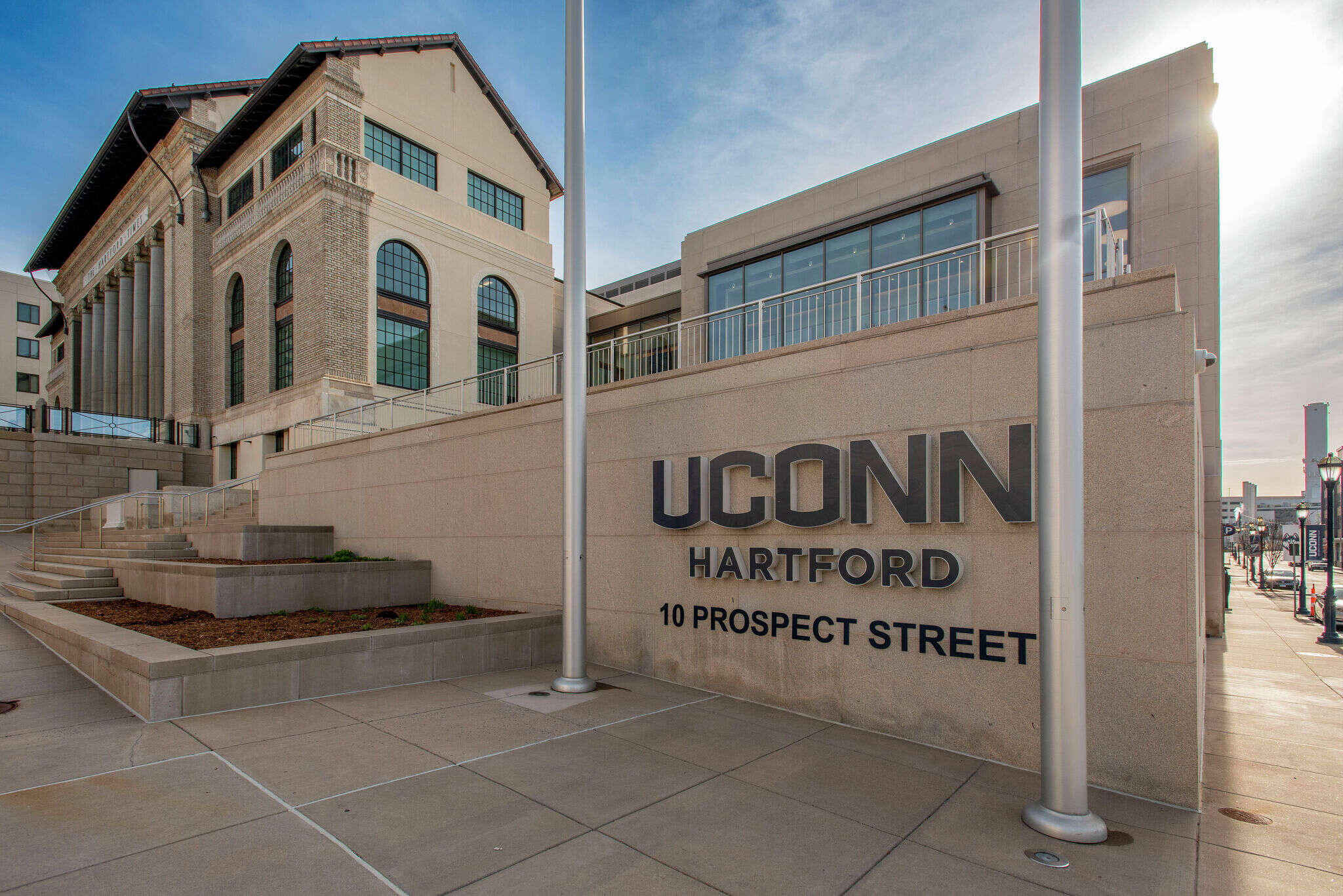 Hartford greets record crop of UConn first-years as downtown dorm plans advance