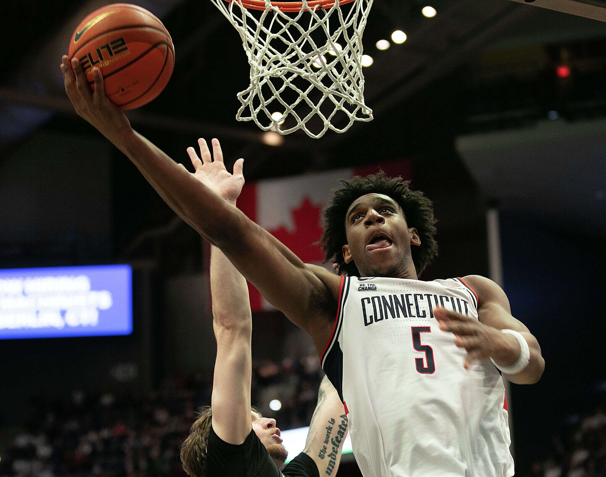 UConn men's basketball pulls away in second half to beat Georgetown