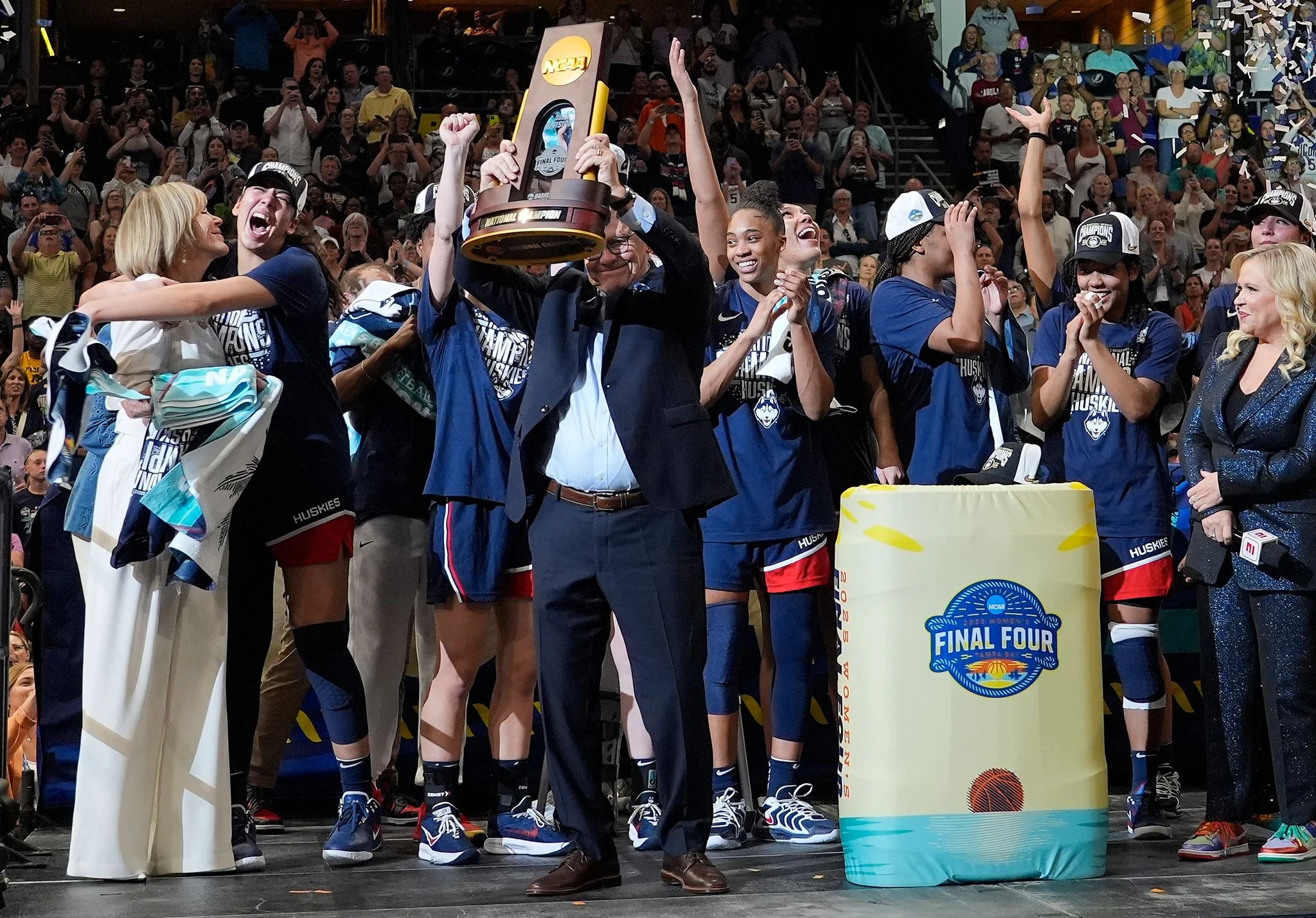 UConn returns to top of women's basketball, dominates South Carolina 82-59 to capture its 12th title