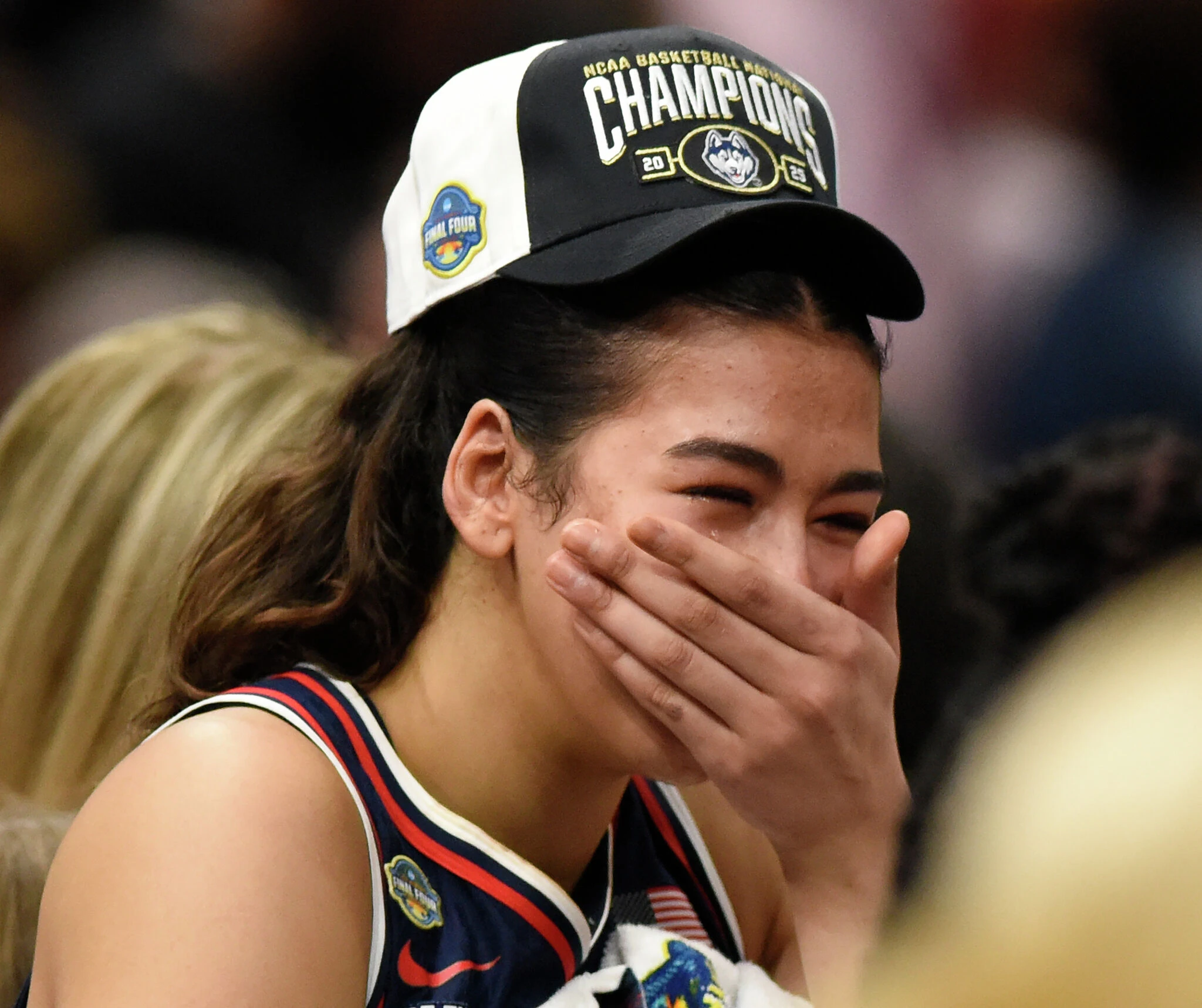 Jana El Alfy gets surprise emotional phone call from former UConn teammate