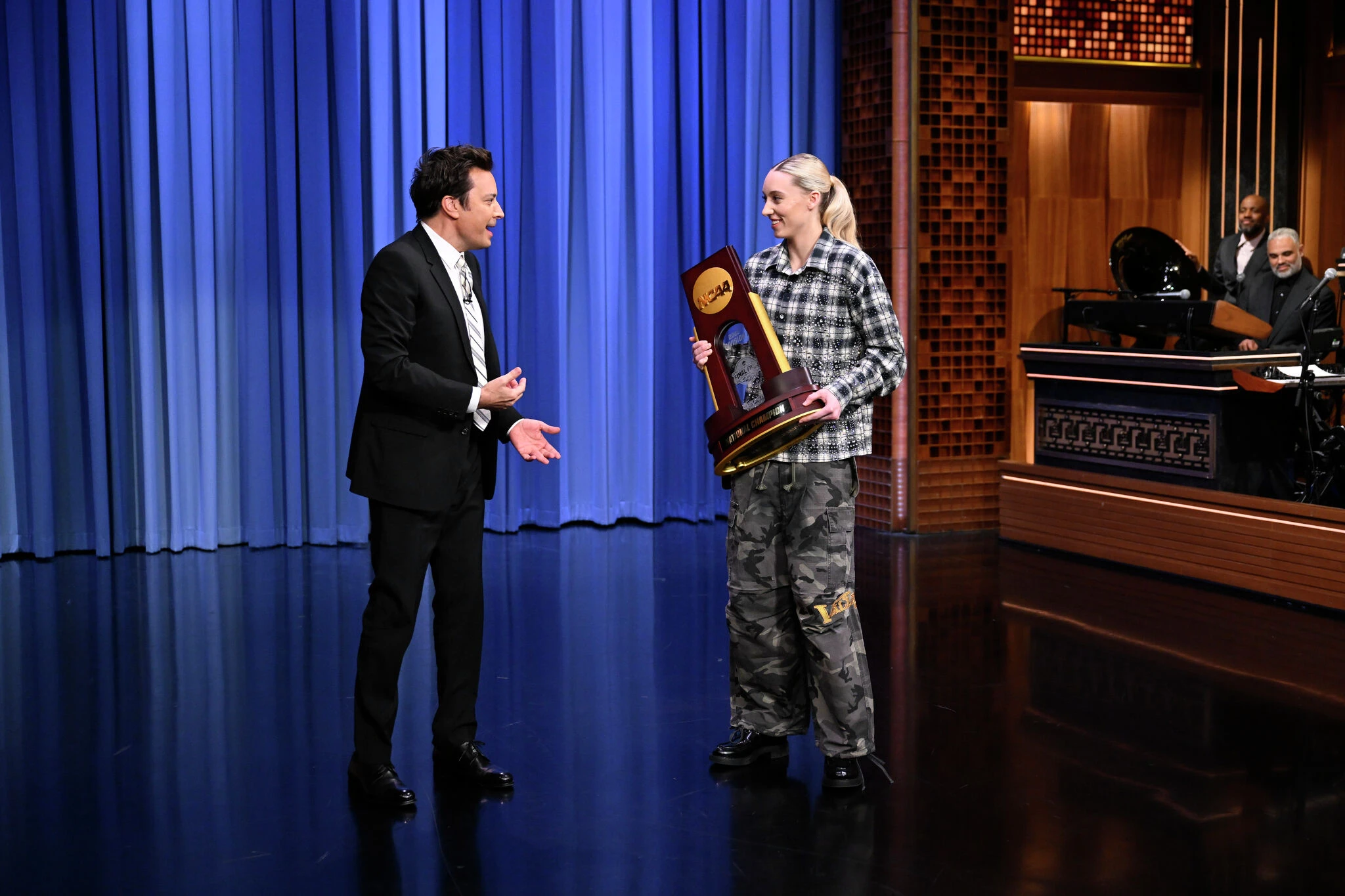 UConn's Paige Bueckers surprises Jimmy Fallon, Tonight Show audience with trophy