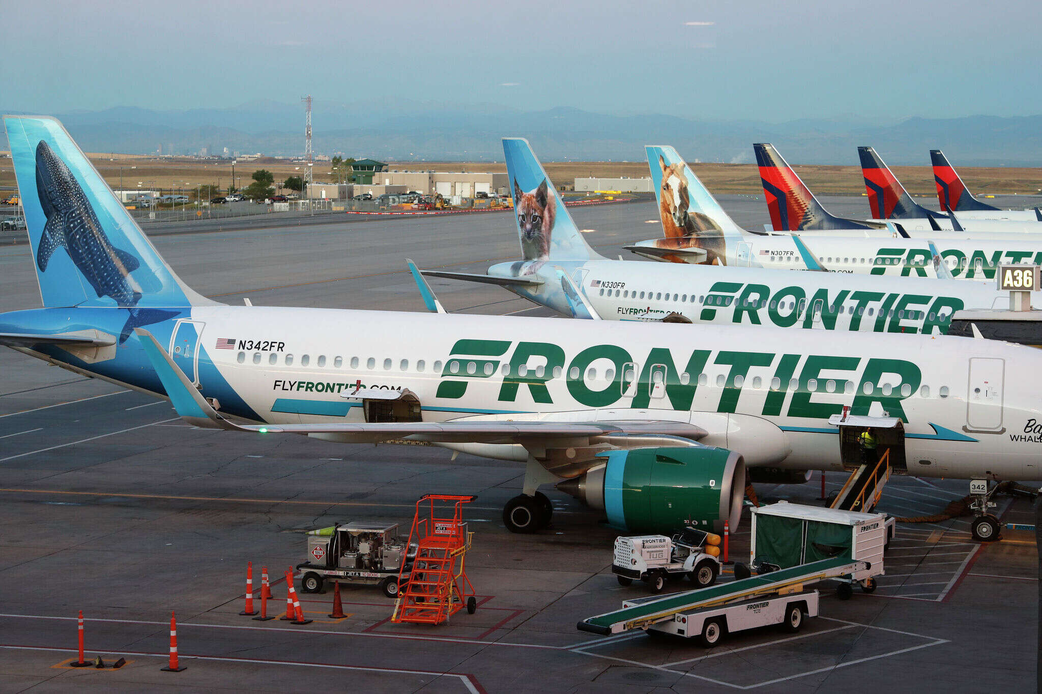 Frontier Airlines new nonstop flight takes off from Bradley to Florida