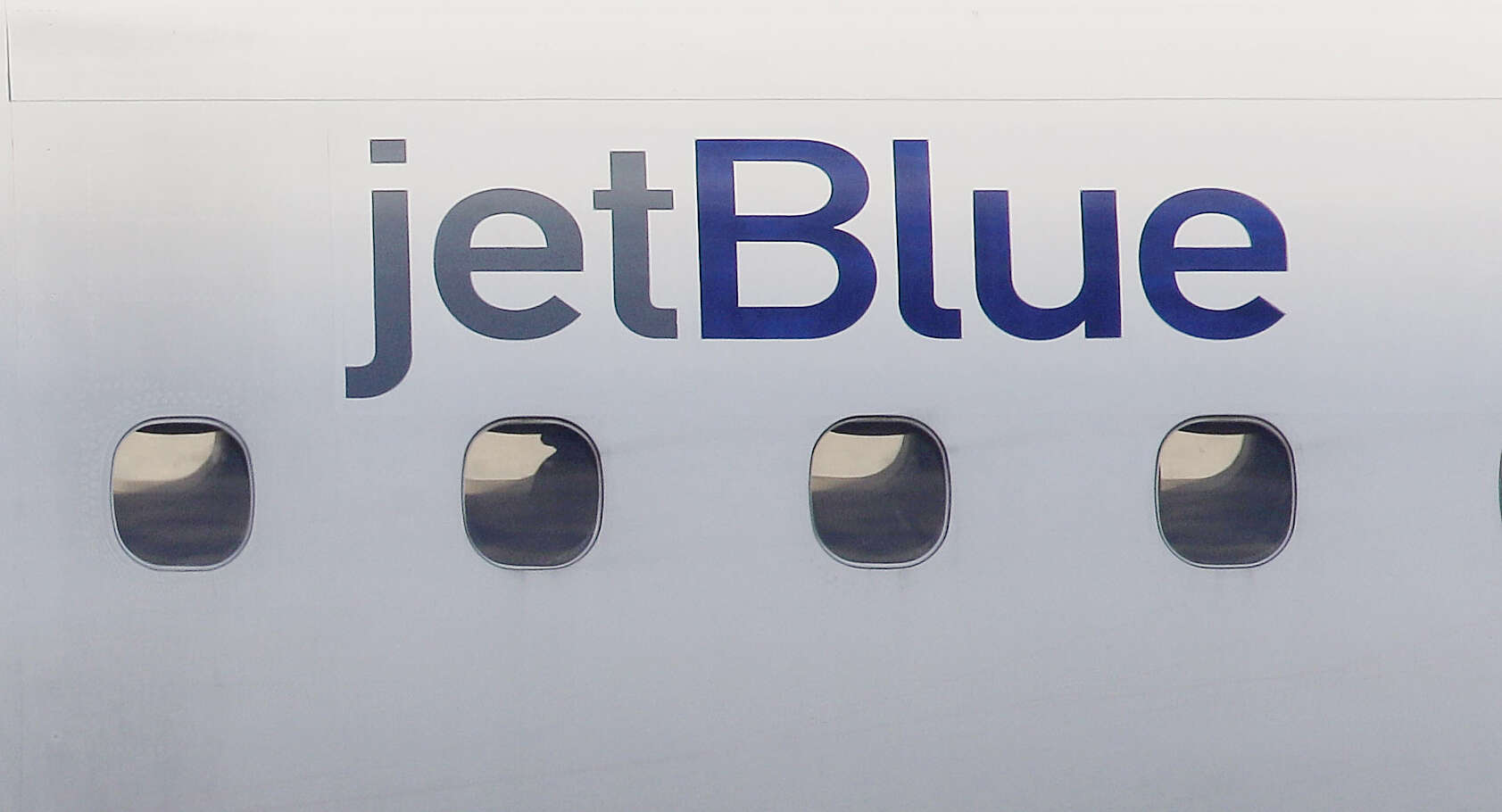 JetBlue celebrates 25 years of flying with deals on flights in CT, NY