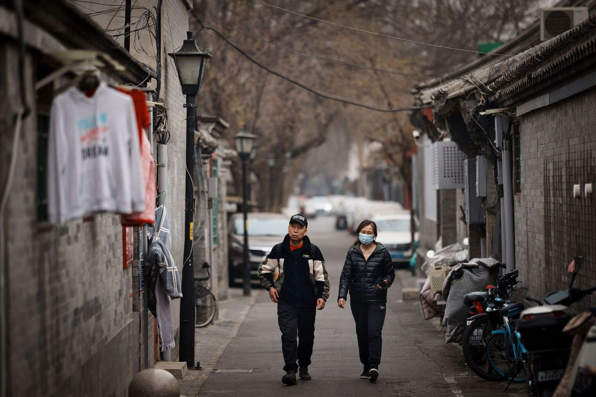 China orders banks to boost lending, credit card use to get consumers to spend more