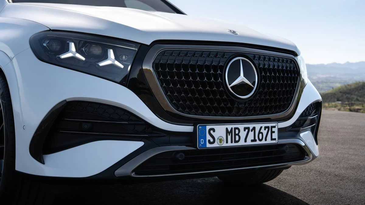 Mercedes’ $6.8 Billion Samsung Deal Is About Survival