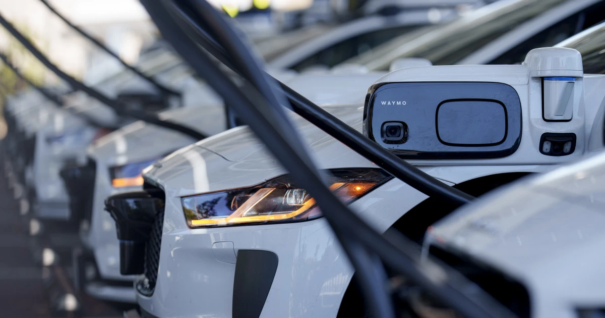 Former Waymo CEO Dismisses Tesla Robotaxi: 
