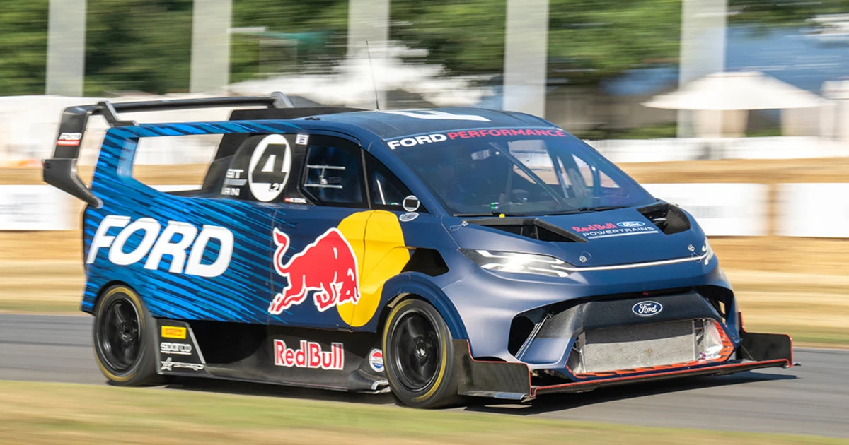Ford Transit SuperVan Crushes Corvette ZR1X’s Nürburgring Time