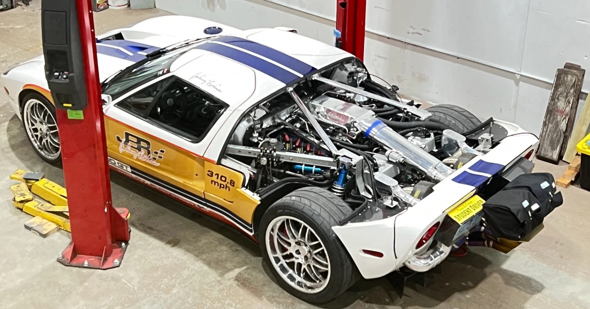 Can this modified Ford GT hit 330 mph?