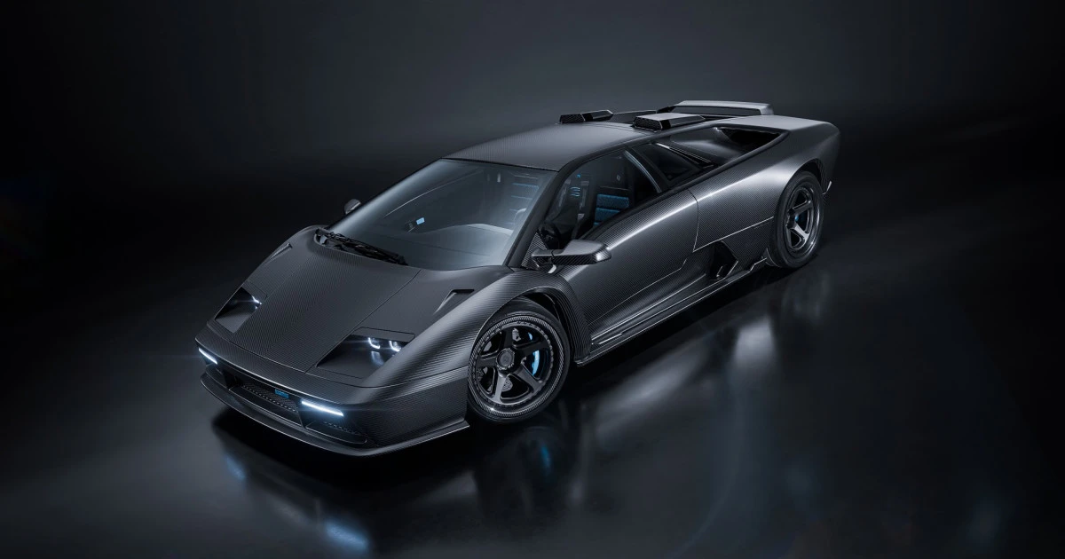 Eccentrica Pacchetto Titano is a track-focused Lamborghini Diablo restomod