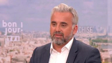Présidentielle : sur TF1, Alexis Corbière appelle Jean-Luc Mélenchon à 