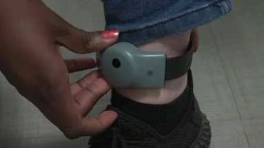Lutte contre les violences conjugales : cinq après, quel bilan pour le bracelet anti-rapprochement ?