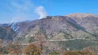 Alpes-Maritimes : trois feux toujours actifs ce samedi, des centaines d'hectares ravagés