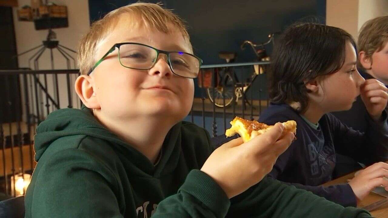 VIDÉO - Adieu la cantine : le midi, à Oxelaëre, c'est resto pour les écoliers