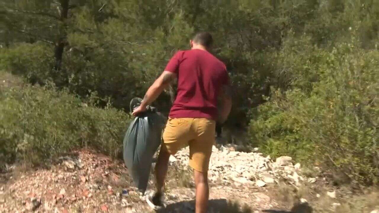 VIDÉO - Le scandale des décharges sauvages dans les calanques marseillaises